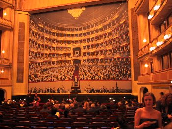 ウィーン国立歌劇場の内部－１