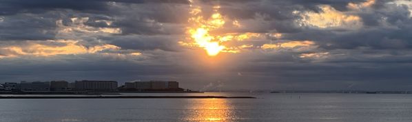 東京湾の初日の出