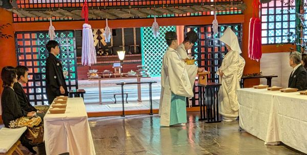 厳島神社で結婚式